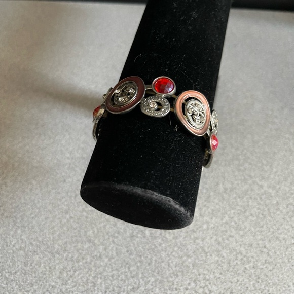 Elegant Multi-Colour Circle Stretch Bracelet - Picture 2 of 8